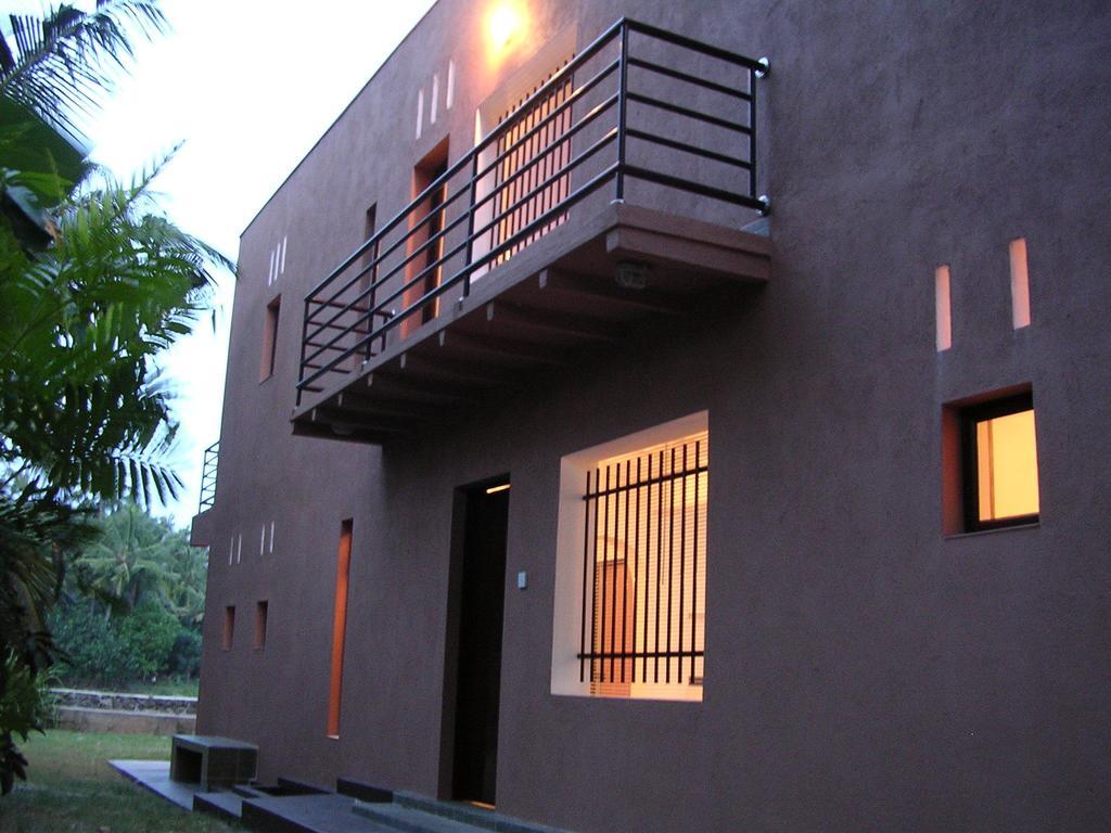 Sri Beach Bungalows And Villa Marawila Exterior foto